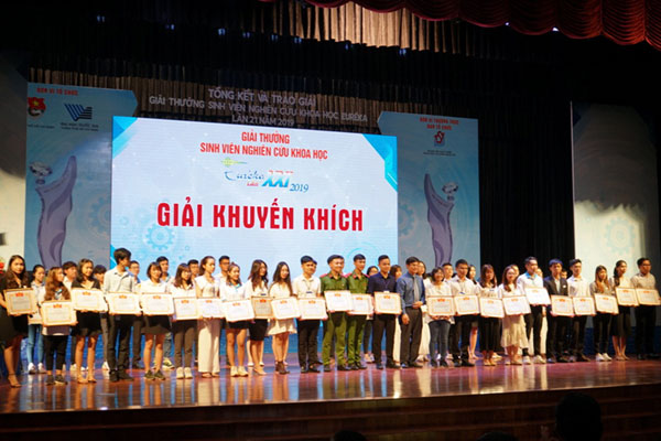 khuyen-khich-eureka-2019 co hoi lam viec tai nhat ban cho sinh vien khoa dieu duong dh nguyen tat thanh 01