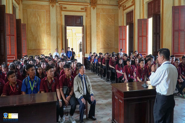 khoa luat truong dh nguyen tat thanh ky ket hop tac voi tap chi dan chu va phap luat 1